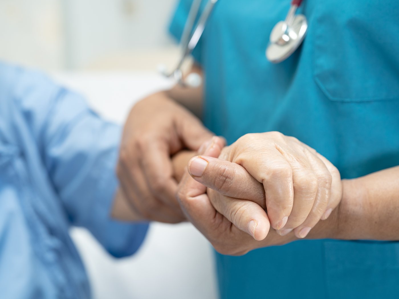Esercitazione di rianimazione cardiopolmonare su manichino durante il corso BLSD